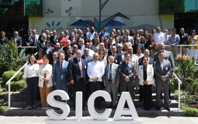 Ministros que integran el CAC discuten iniciativas para mejorar el sector agropecuario regional 