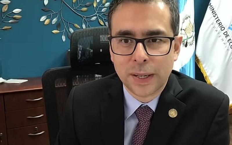 Viceministro de la Mipyme en reunión virtual sobre emprendiendo desde la escuela