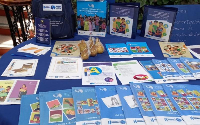 Madres de familia de Santa Elena Barillas y Villa Canales aprenden sobre los pilares de la SAN