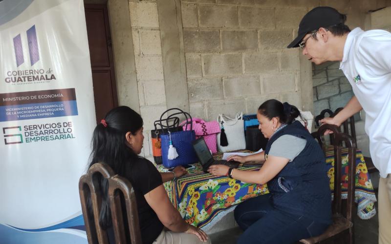 Mujeres reciben capacitación sobre diagnostico empresarial