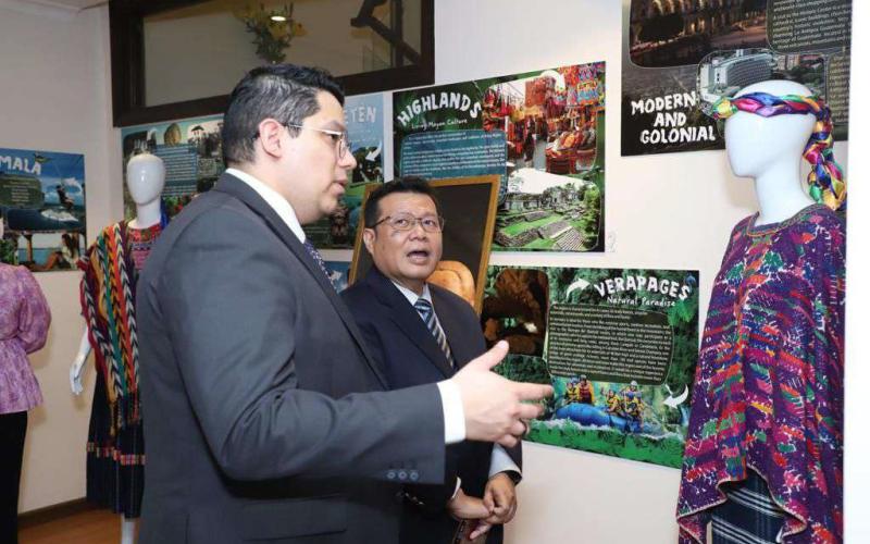 Embajada de Guatemala en India organiza exposición fotográfica de Tak'alik Ab'aj 