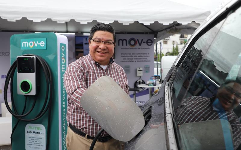 MARN y AMEGUA promueven la movilidad eléctrica