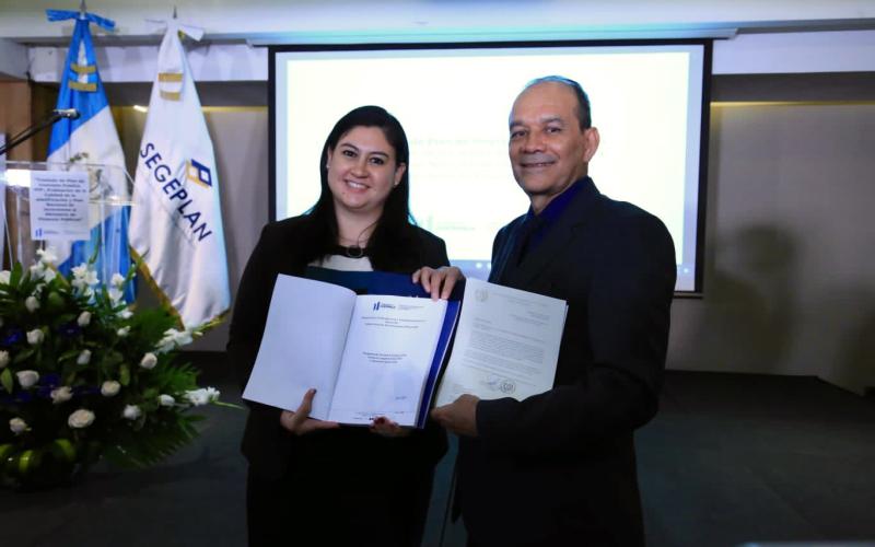 Minfin recibe de Segeplan programa de inversión pública 