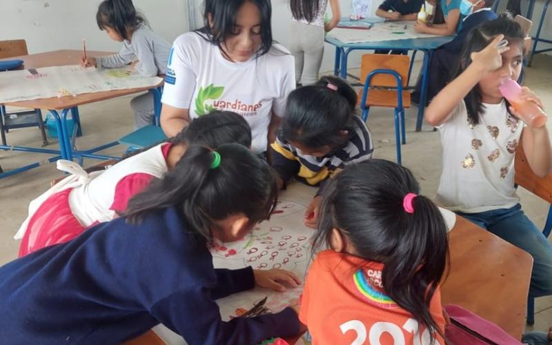 Pequeños Guardianes Ecológicos certificados en San Juan Sacatepéquez