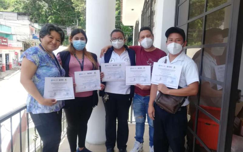 Personal de salud de San Pedro Ayampuc es certificado con Diplomado de Educación Ambiental