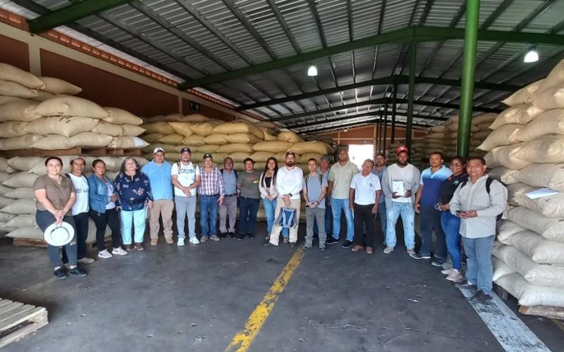 Empresarios del sector chocolatero visitan República Dominicana. 