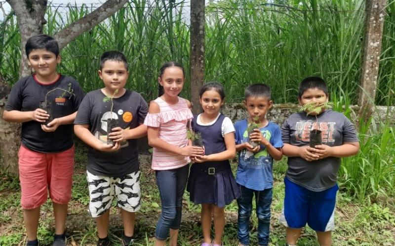 Estudiantes de Gualán aprenden y aplican el Reglamento 164-2021