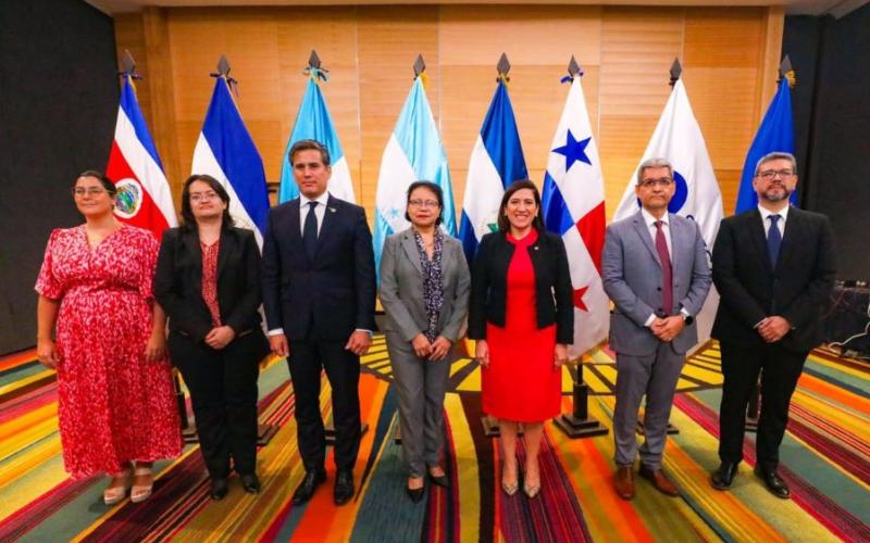 Autoridades de economía de la región presidieron COMIECO.