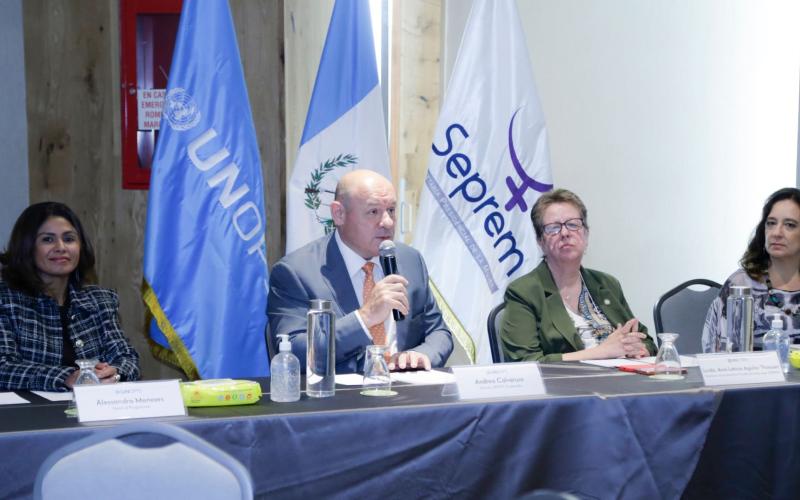 Secretaria Presidencial de la Mujer participó como exponente en la presentación de mecanismos para el adelanto de las mujeres