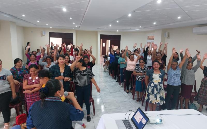 Emprendedoras reciben capacitación en Baja Verapaz sobre emprendimiento
