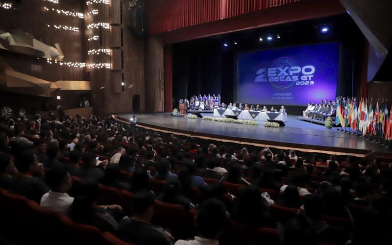 Inauguración de segunda Expo Becas 2023 en el Teatro Nacional.