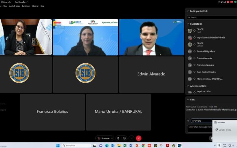 Foto de portada. Al centro, la ministra de Economía, Luz Pérez.