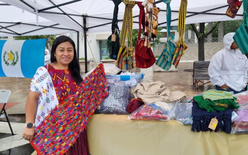 Empresas con distintivo sello blanco participan en feria en Washington 