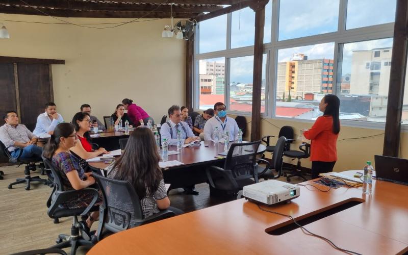 Personal de GAE en capacitación 