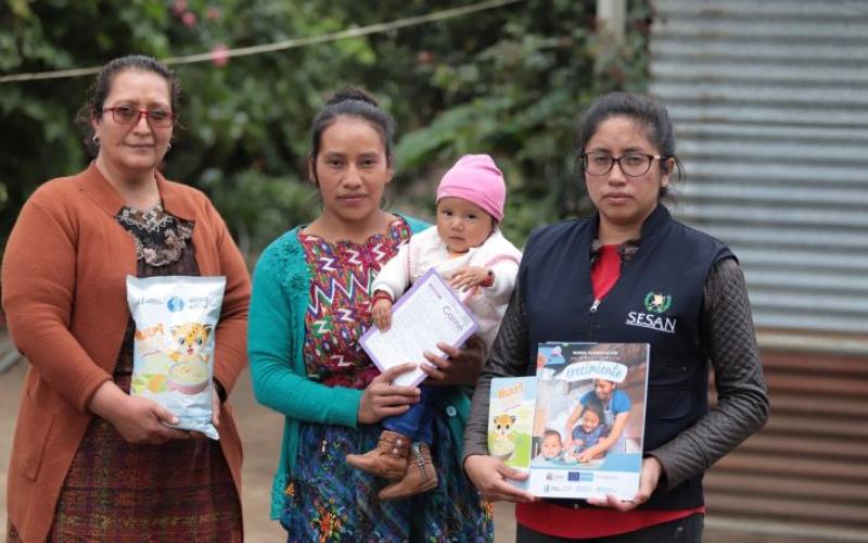 ¿Cómo el cambio social y de comportamiento previenen y combaten la desnutrición aguda?