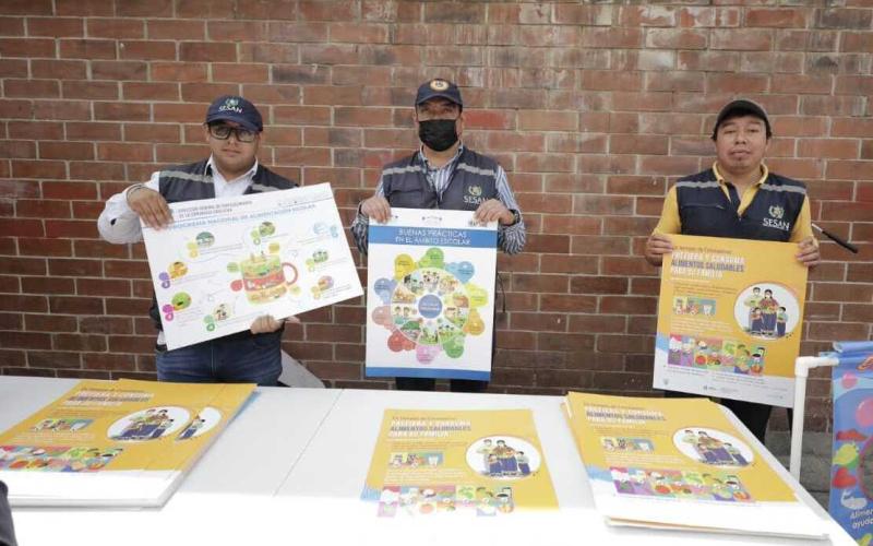 Sacatepéquez: encuentro entre productores agrícolas y padres de familia para promover alimentación saludable
