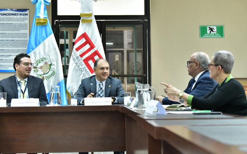 Reunión de transición en el MEM