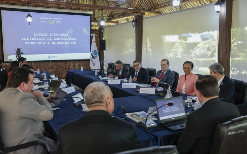 Reunión de transición del MAGA