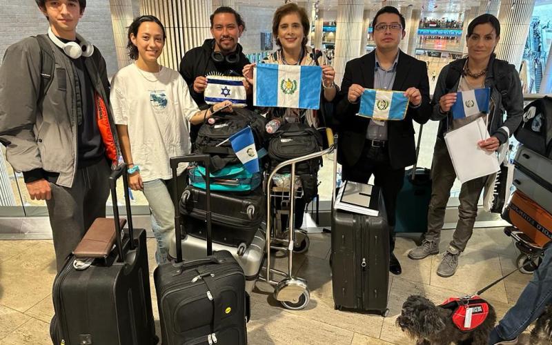 Embajada de Guatemala en Israel gestiona repatriación de connacionales en vuelo humanitario de Ecuador 