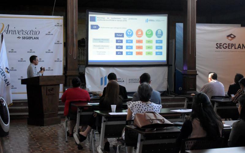 Socializan resultados de fichas de opinión técnica.