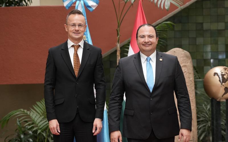 Canciller de Hungría efectúa visita oficial a Guatemala 