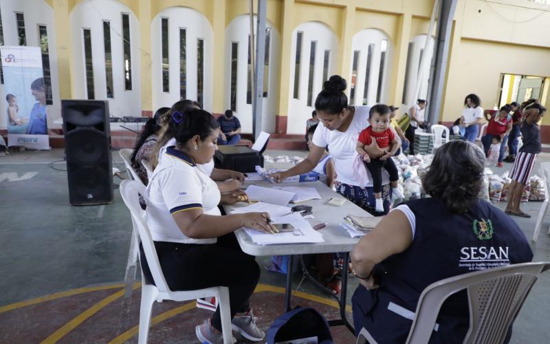 COMUSAN de San Agustín Acasaguastlán, El Progreso, realiza jornada de peso y talla