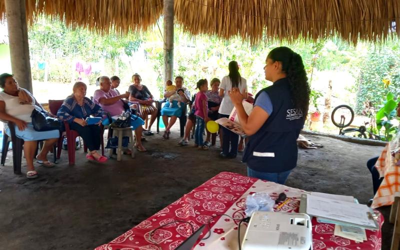 Comadronas de Iztapa, Escuintla, reciben capacitación sobre temas de Seguridad Alimentaria y Nutricional