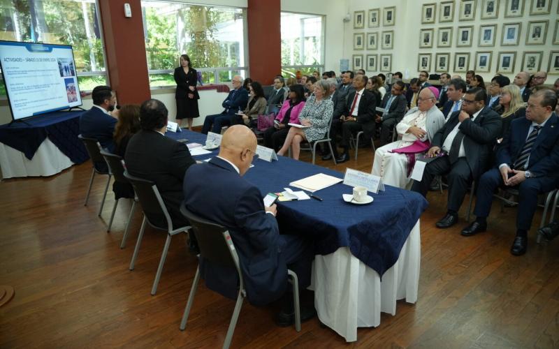 Ministro de Relaciones Exteriores de Guatemala presenta proceso de transmisión del mando presidencial 2024 al Cuerpo Diplomático 