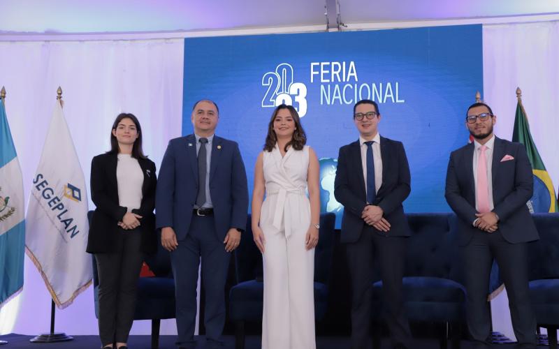 Inauguración de la Feria Nacional de Becas en la Plaza Maya del Centro Cultural Miguel Ángel Asturias.