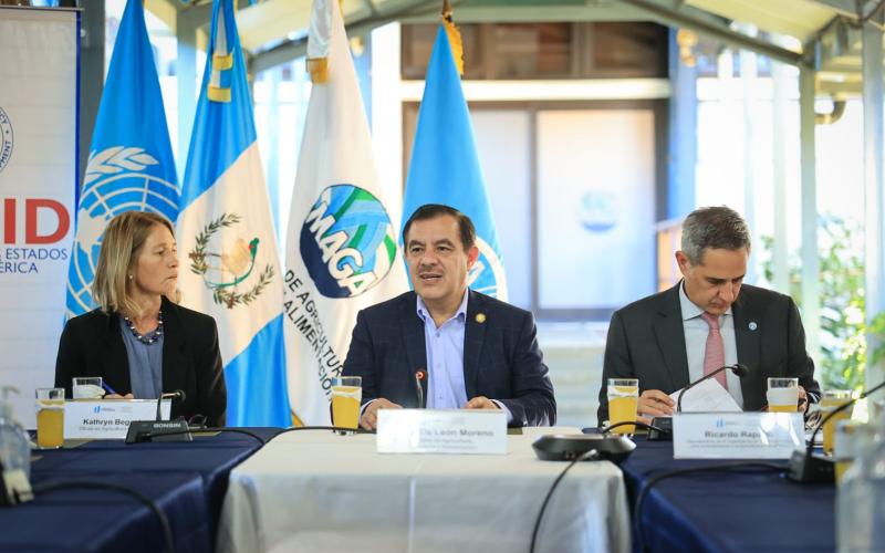 Presentan nuevos esfuerzos para recuperar y conservar la riqueza de los suelos en Guatemala