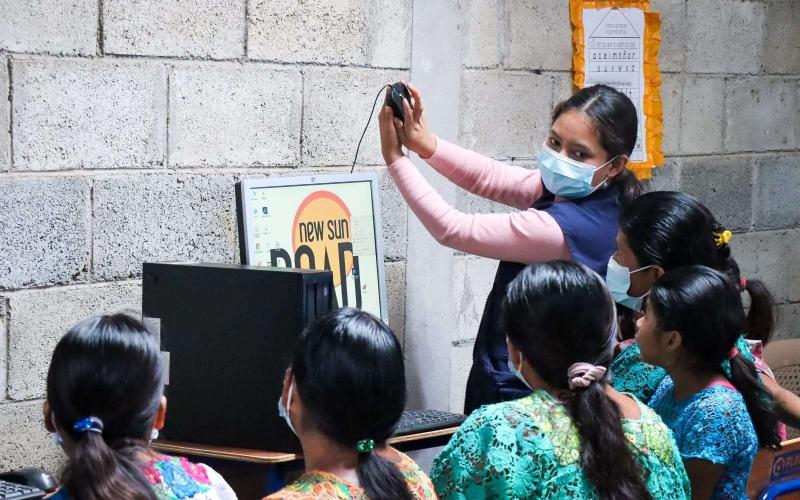 Inicia el funcionamiento de los Centros Comunitarios Digitales en Quiché