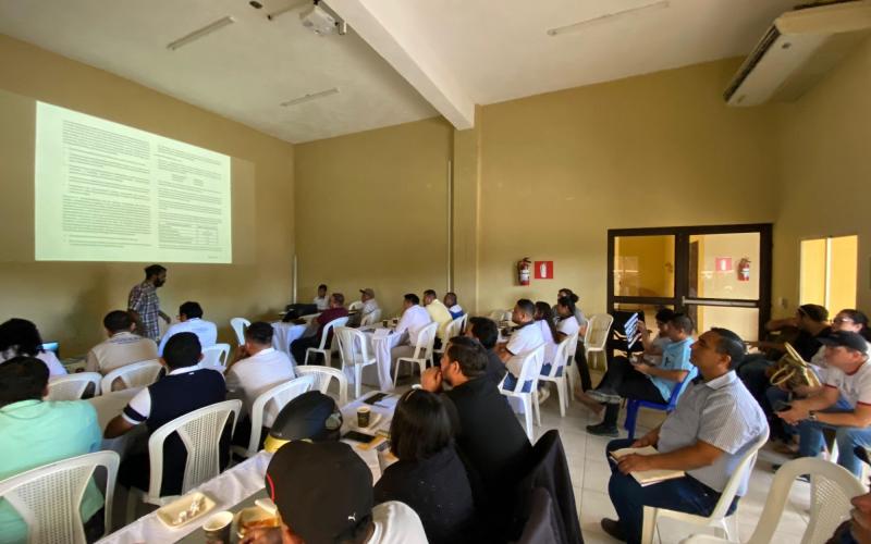 Reunión con Direcciones Municipales Departamentales.