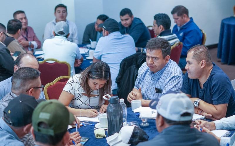 Fortalecen conocimientos del personal que trabaja en asistencia alimentaria