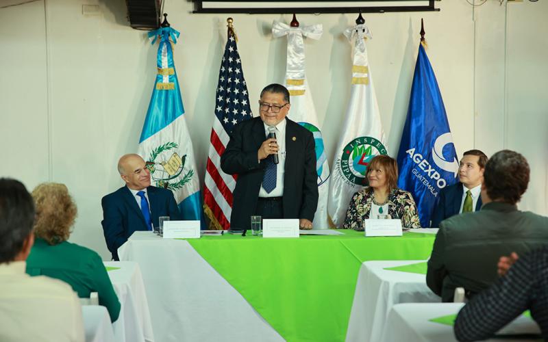 Se capacitan para abrir mercado estadounidense al aguacate Hass