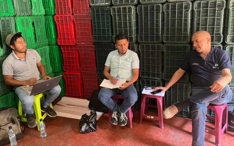 Agricultores de Santa María de Jesús reciben capacitación comercial y de logística