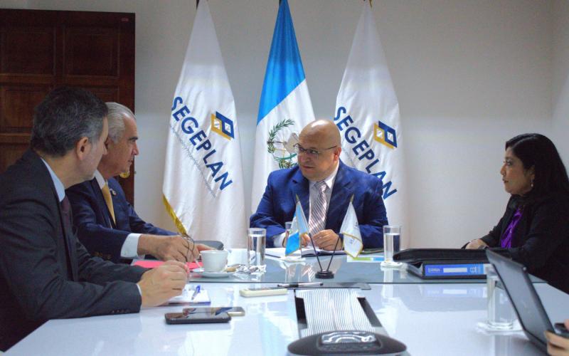 Reunión de trabajo entre subsecretarios de SEGEPLAN y representantes de CEPAL.
