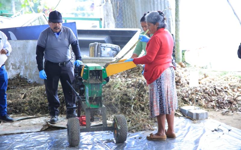 Construyen aboneras y biofábricas