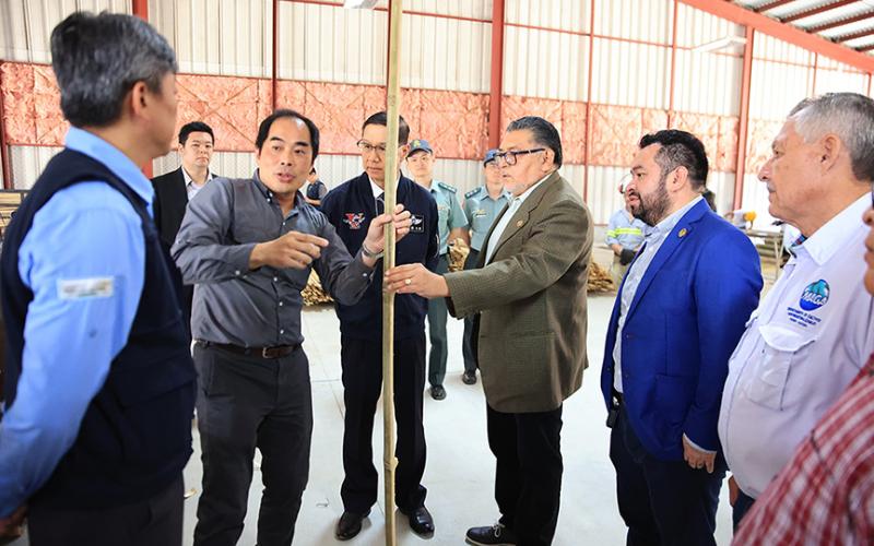 Fortalecen lazos de cooperación en el sector agrícola