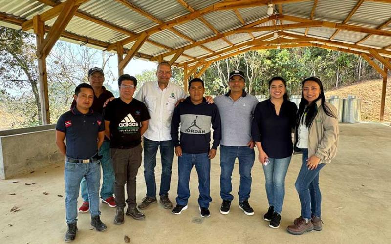 Las y los productores de San Juan Sacatepéquez, Guatemala son capacitados para expandir su producción