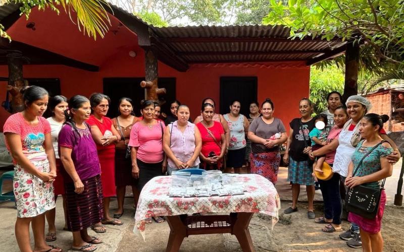 Capacitan a familias en procesamiento y mercadeo de café