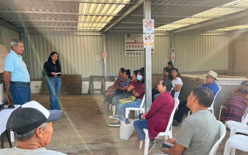 Cooperativistas de Sacatepéquez son capacitados en temas organizativos