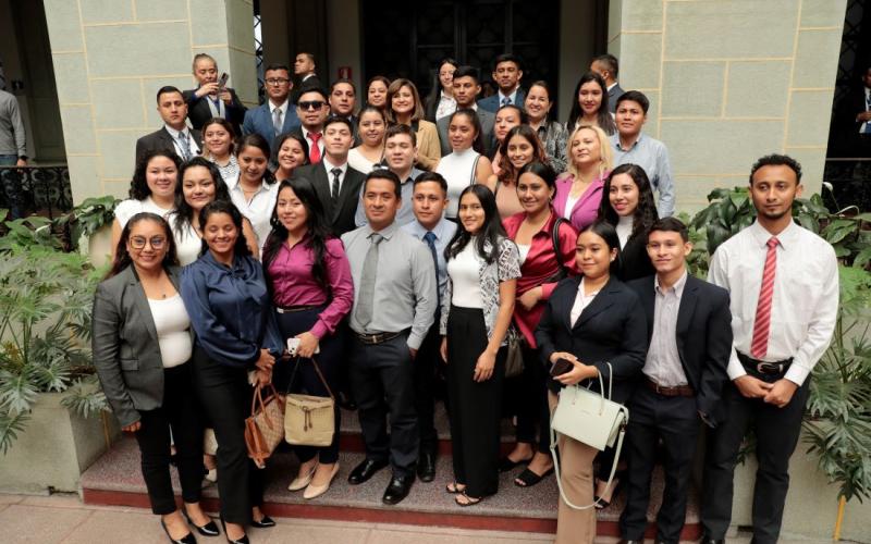 Vicepresidenta Karin Herrera