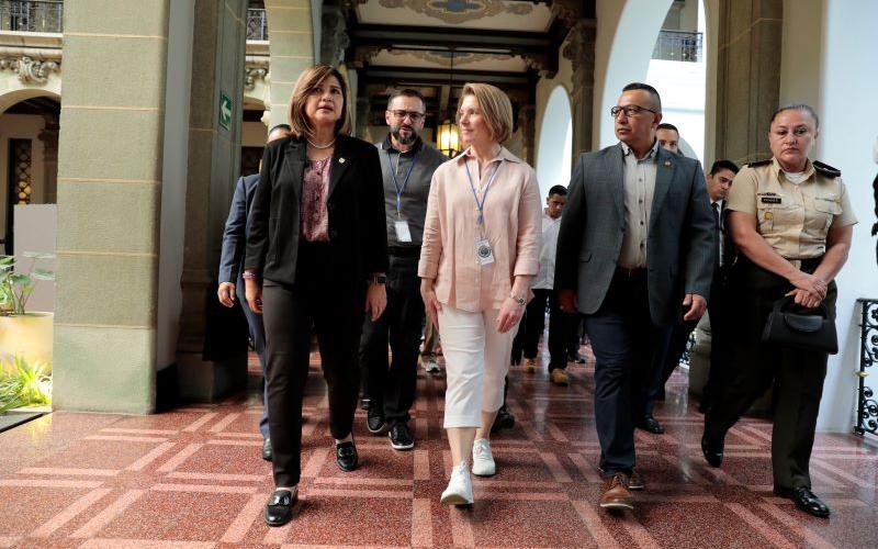 Encuentro en Palacio Nacional vicepresidenta