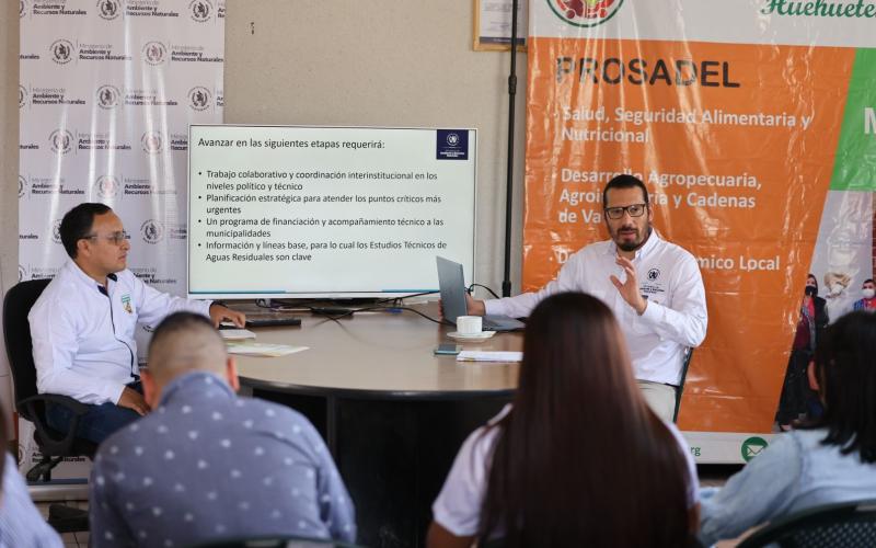 MARN SOCIALIZA ACUERDO GUBERNATIVO 236-2006 CON ALCALDES DE HUEHUETENANGO