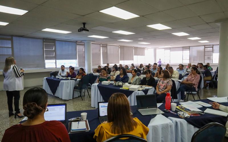 Las capacitaciones al Mineduc fueron presenciales.