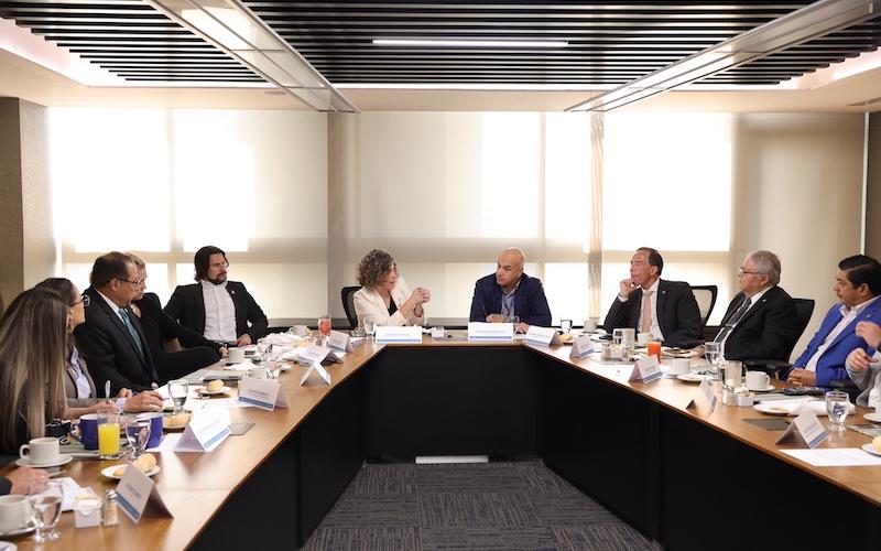 Ministra de Economía preside Steering Commitee