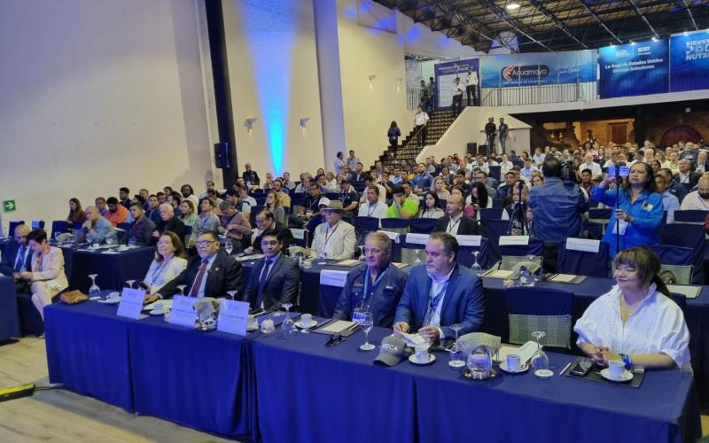 Realizan simposio de acuicultura