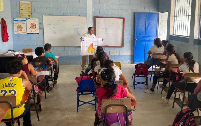 Continúan acciones para prevenir incendios forestales en Petén 