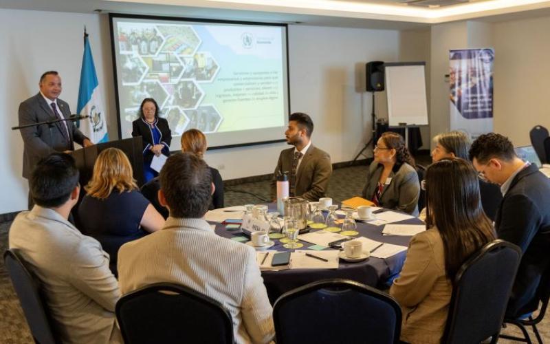 El viceministro de Integración y Comercio Exterior, Héctor José Marroquín, presidió el evento.