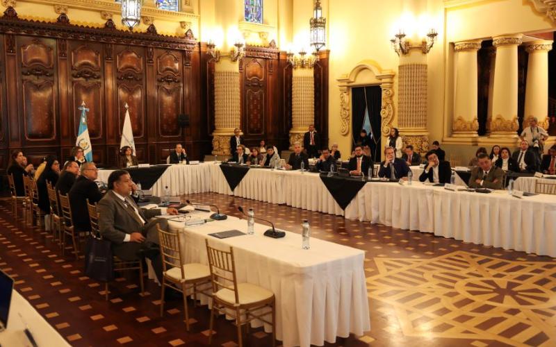vicepresidenta de la República, Karin Herrera, presidió la reunión de GABECO.